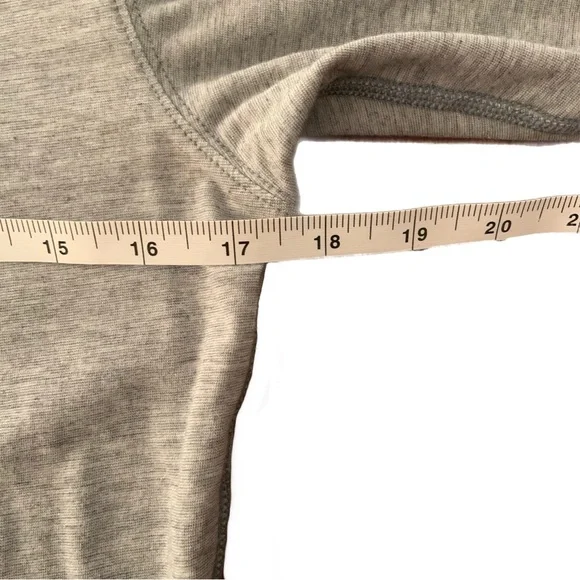 Lululemon Cabin Long Sleeve Tee Reversible Ghost Grey/Heathered Grey Size 8 - Picture 13 of 16